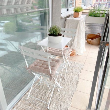 Conjunto de Terraza Plegable Metálico de 2 Sillas y Mesa Cuadrada Bistreau Blanco Thinia Home Conjuntos para Terrazas 4 Conjunto de Terraza Plegable Metálico de 2 Sillas y Mesa Cuadrada Bistreau Blanco Thinia Home Conjuntos para Terrazas 4